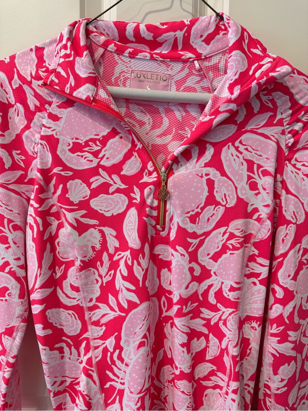 Lilly Pulitzer Luxletic Justine half zip Pullover in cane coral crab collab, Sm. - Picture 4 of 6